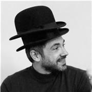 Insegnante di Musica laureato al DAMS e 10 anni di esperienza offre lezioni personalizzate per adulti e bambini online